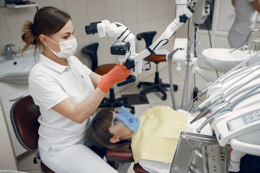Microscop dentar pentru tratamente fără compromisuri 1 Microscop dentar pentru tratamente fără compromisuri