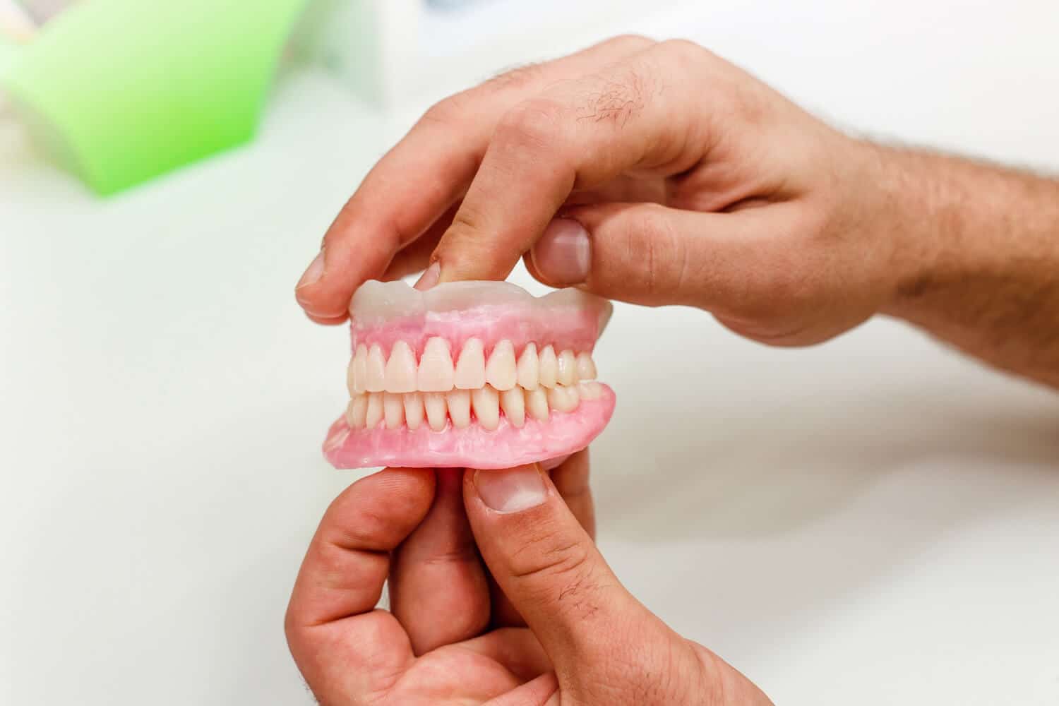 Protezele dentare – Zâmbet complet, chiar și în cazuri complexe